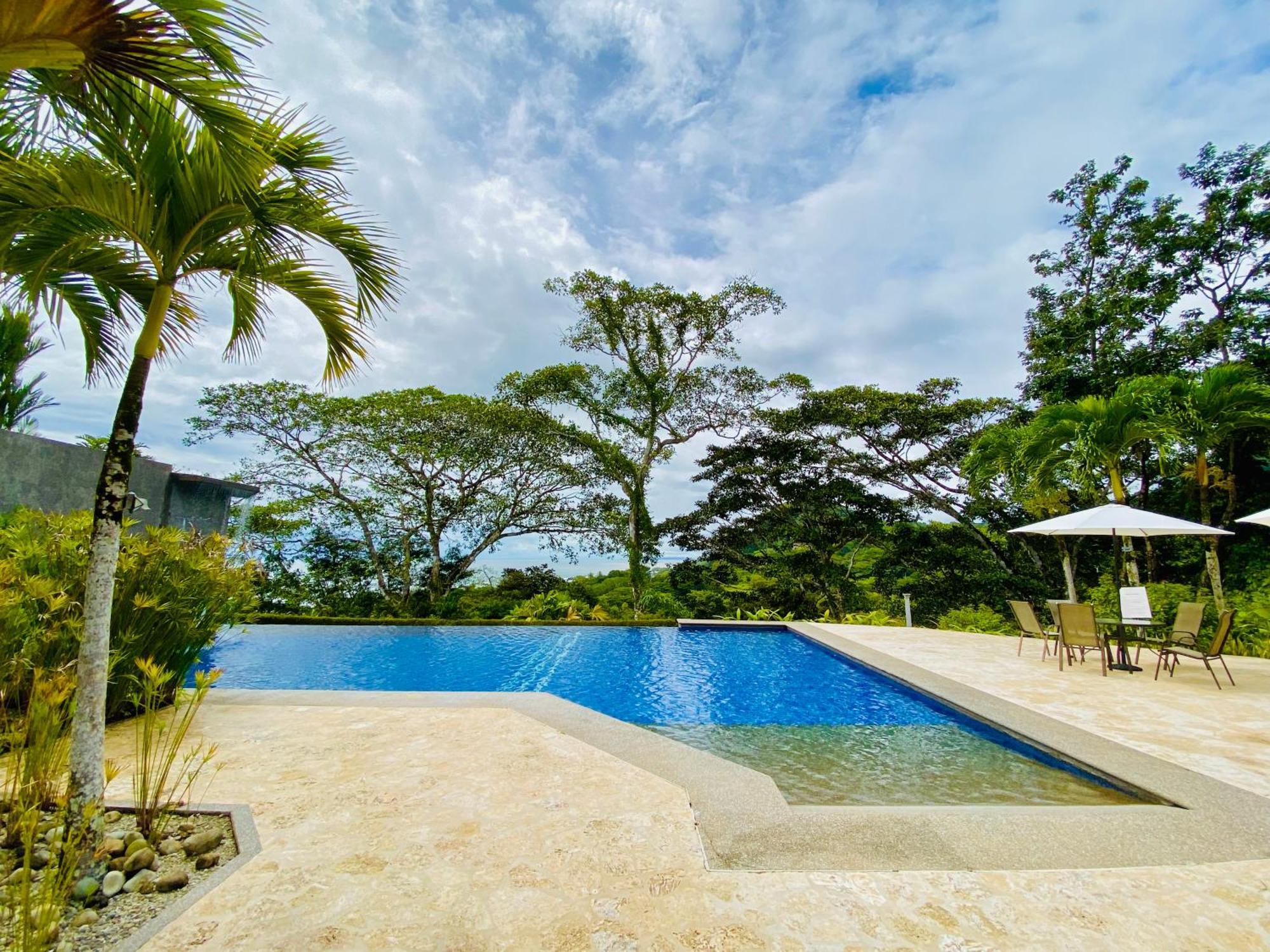 Pacific Edge Eco Lodge Dominical Pokoj fotografie